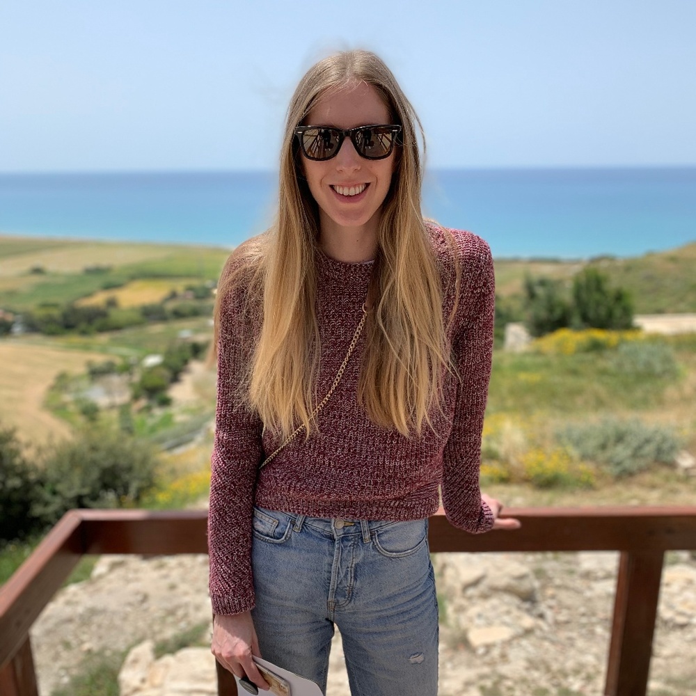 Meet your Posher, Izzy